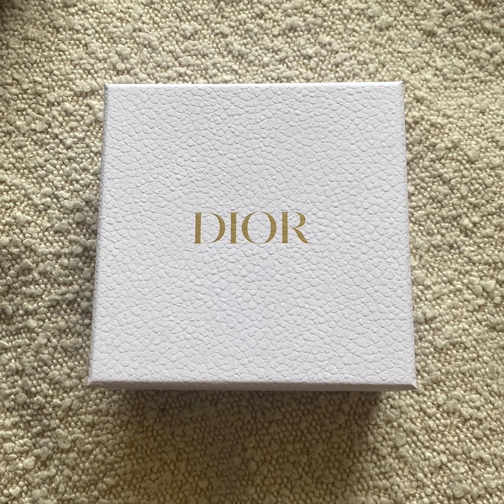 Dior box